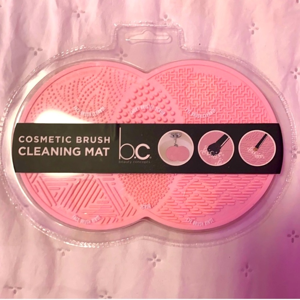 MAKEUP!!!Beauty Concepts Cosmetic Brush Cleaning Mat- *New in Original Packaging